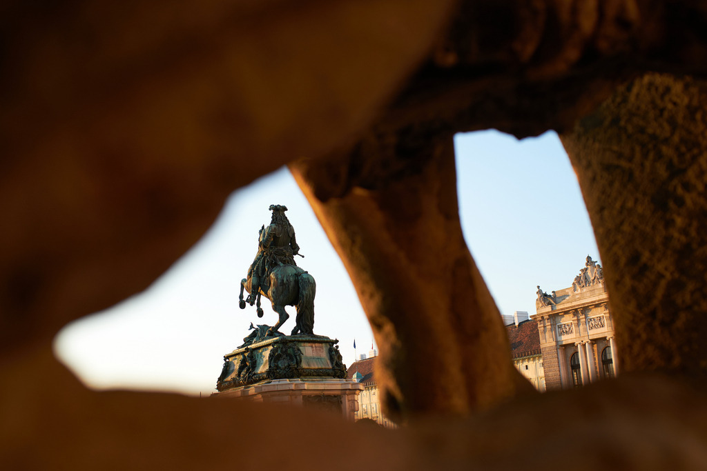 Prinz Eugen - Reiterstatue | Wien, Austria - July 04, 2019: Blick auf die Prinz Eugen - Reiterstatue von der Neuen Burg. - Realisiert mit Pictrs.com