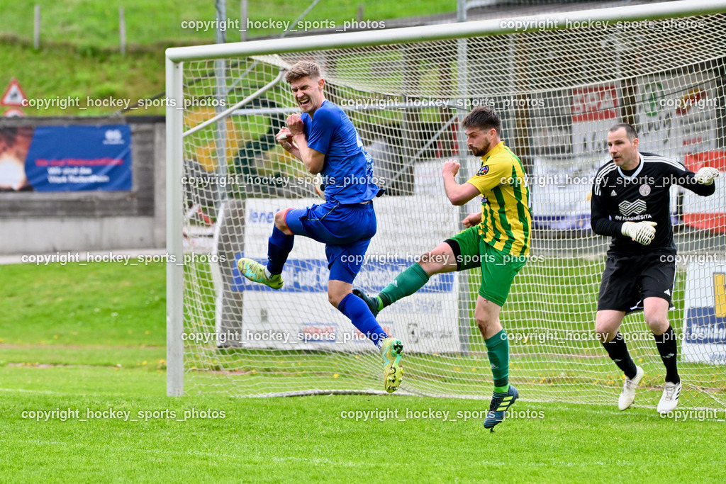 VAS Ballhockey Villach vs. Ultras Spittal | #27 Hannes Wibmer Union Matrei, #23 Alexander Rauter WSG Radenthein, #30 Stefan Takats WSG Radenthein,  WSG Radenthein vs. Union Matrei am 26.04.2025 in Radenthein (Sportplatz Radenthein), Austria, (Photo by Bernd Stefan)
