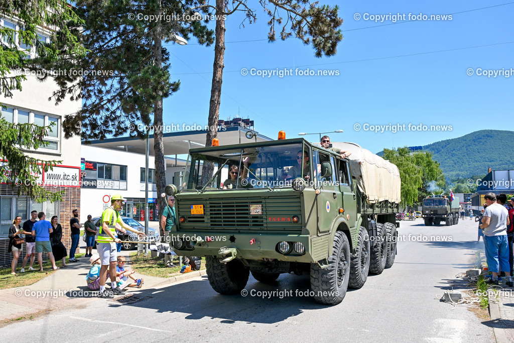 Slowakei_ Povazska Bystrica_ Veteran Tour Manin_ 14.06.2025-254 | 14.06.2025, Slowakei, SVK, Trenciansky kraj, Povazska Bystrica, im Bild Oldtimer Klub, Historische Fahrzeuge, Veteran Tour Manin, Auto, Alt, Besucher, Menschen, Feature, Symbolbild
