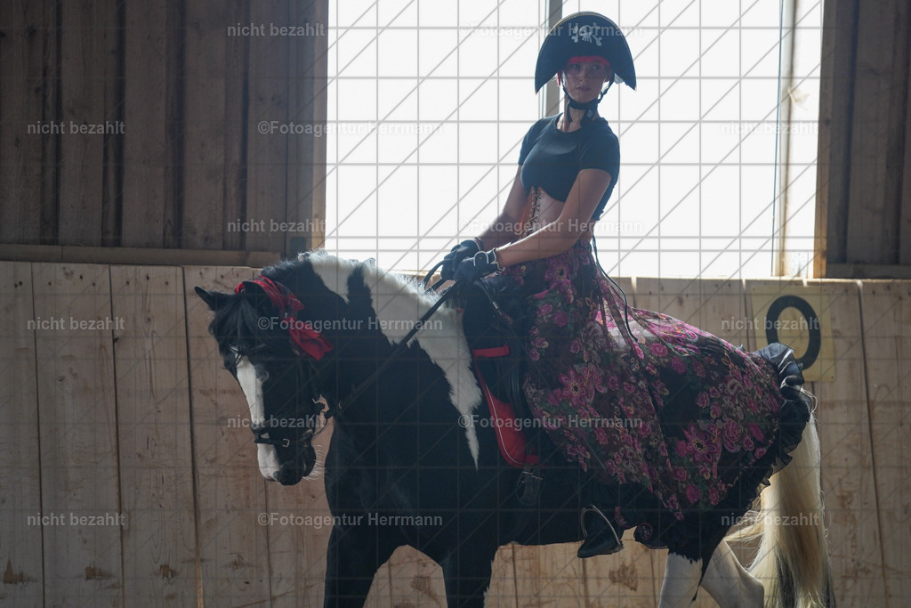 20230917-FAH09839 | Landsberg am Lech, 2023, Kaufbeuren, Kempten, Allgäu, Turnierfotografen Bayern, Fotoagentur Herrmann, Turnierbilder, Reitsport Fotos, Pferdefotograf, Augsburg, Bad Tölz, Dachau, Karlsfeld, Memmingen, Buchloe, Schwabmünchen