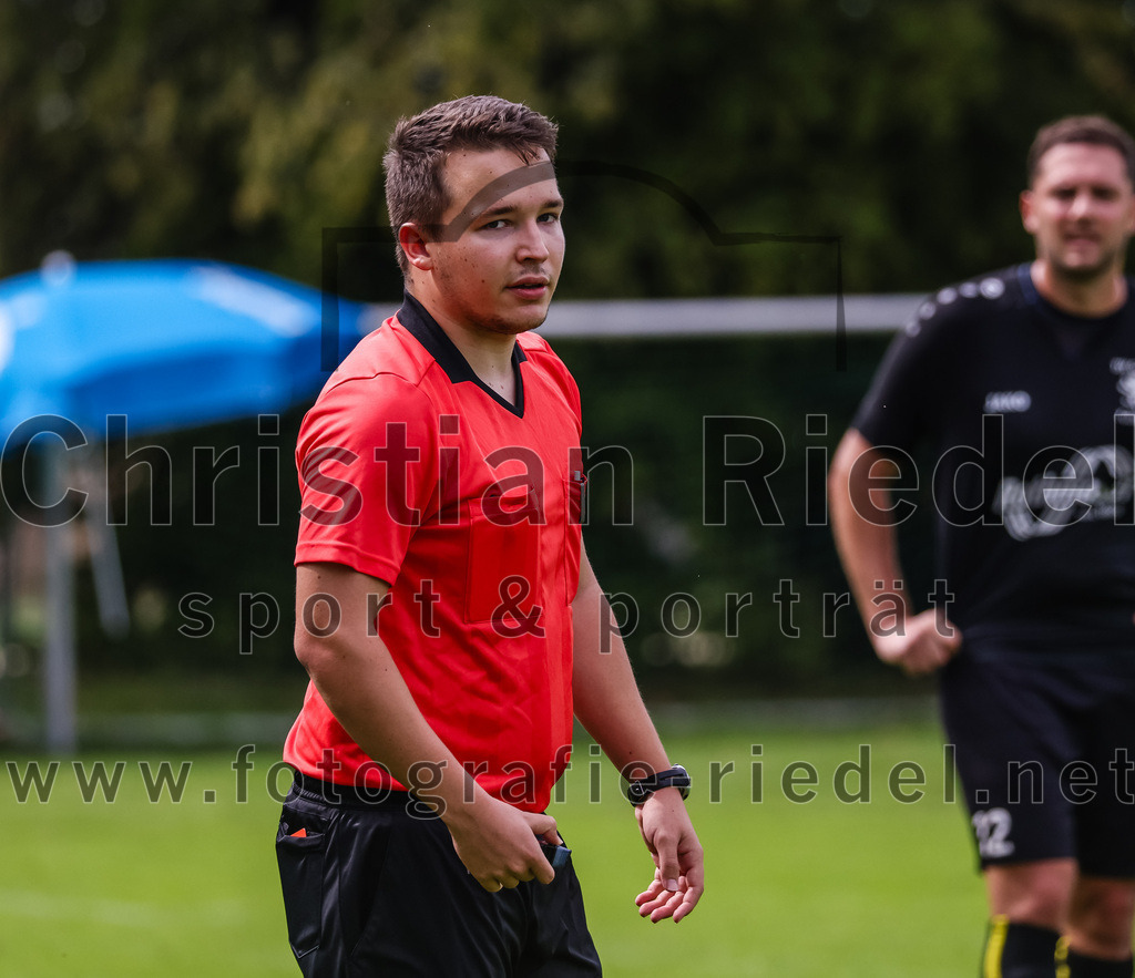2023-09-03_038_TSV_Grafing_II_gegen_SV_Dornach_II | Grafing, Deutschland, 03.09.2023:
Fußball, A-Klasse 2023 / 2024, 3. Spieltag, TSV Grafing II gegen SV Dornach II, Endergebnis: 0:0

Schiedsrichter Felix Hofman

Foto: Christian Riedel / fotografie-riedel.net