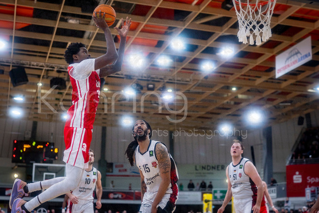 Barmer 2. Basketball Bundesliga ProA: Bayer Giants Leverkusen vs. RheinStars Koeln, 04.04.26 | Leverkusen, 04.04.26 - Kenny Andre Baptiste (RheinStars Köln, 39) während des Spiels der Barmer 2. Basketball Bundesliga ProA: Bayer Giants Leverkusen vs. RheinStars Koeln in der Ostermann Arena in Leverkusen.