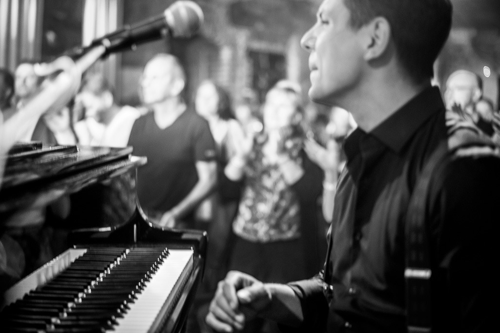 Tango meets Cuba | Tango meets Cuba mit den Klazz Brothers & Cuba Percussion im Forte Belvedere Leisnig zum Festival Hallo Leisnig 2022. - Realisiert mit Pictrs.com