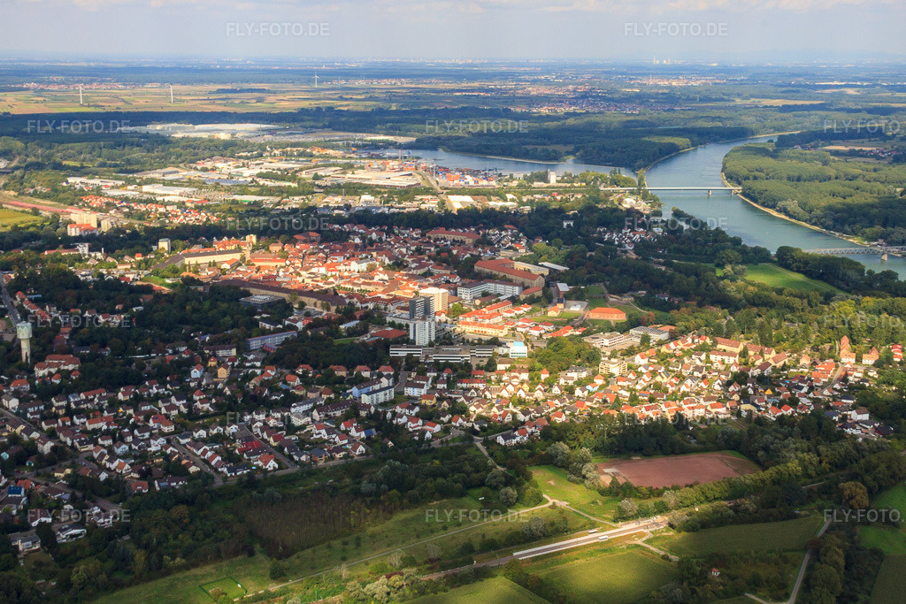 Luftbild: Stadtansicht von Süden in Germersheim im Bundesland Rheinland-Pfalz in Deutschland. Foto: IMG_34079.jpg vom 19.09.2010 durch Werner Riehm/FLY-FOTO.de