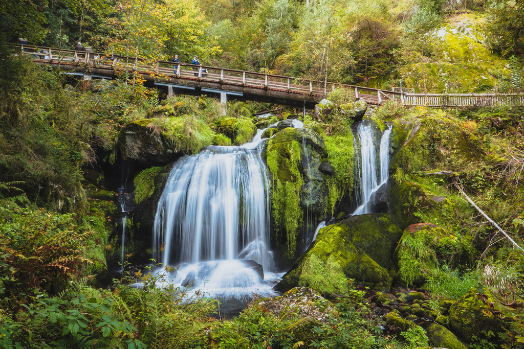 Triberger Wasserfälle | Wasserkaskade an den Triberger Wasserfällen - Realisiert mit Pictrs.com