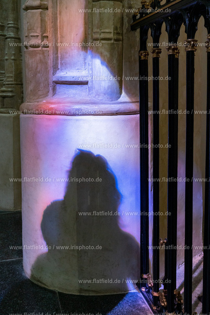 Lich-Schattenspiel in Kirche | Madrid