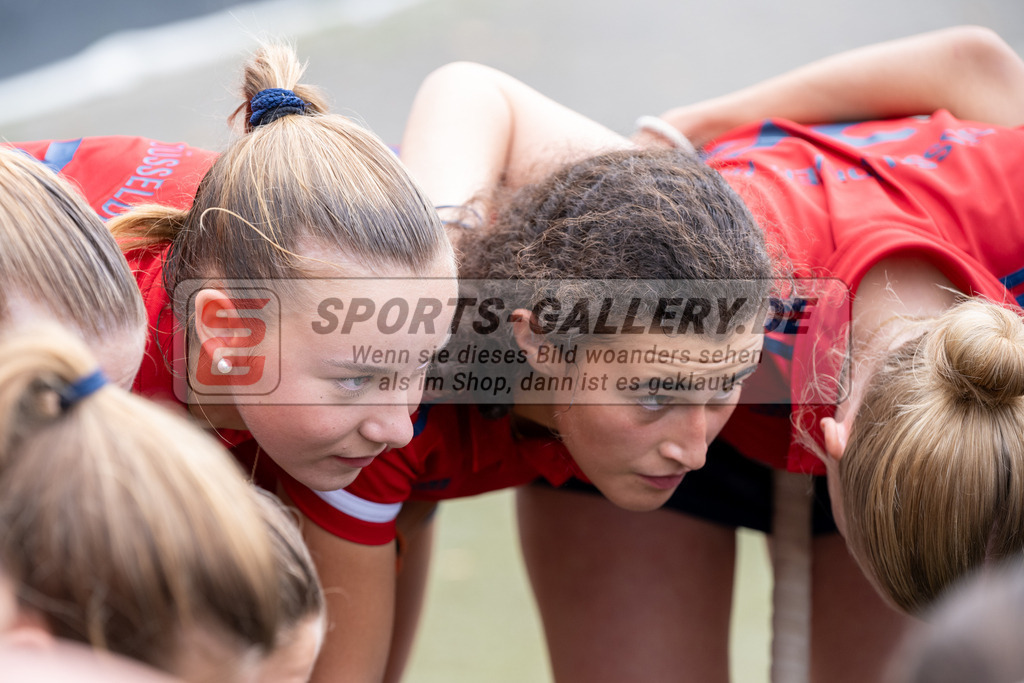 SFE_20231022_0110 | Deutsche Meisterschaft Weibliche U16 Finale Uhlenhorst Mülheim - Düsseldorfer HC am 22.10.2023 in Köln (Düsseldorfer Hockeyclub 1905 e.V.), Photo: Stephan Fehrmann 2023 (Sports-Gallery)