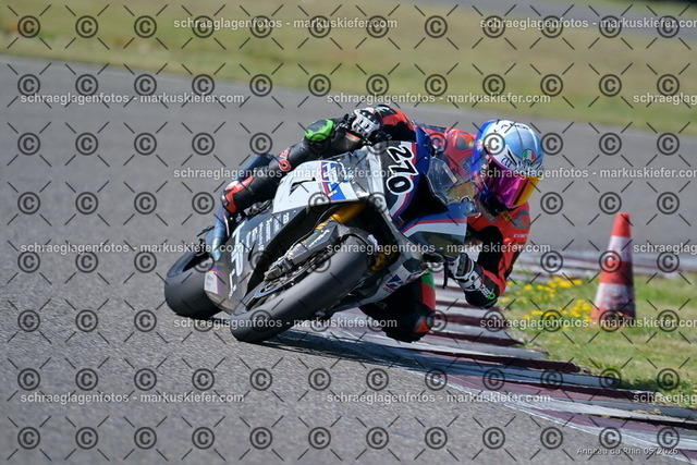 26BT02-0331 | markuskiefer.com - Realisiert mit Pictrs.com