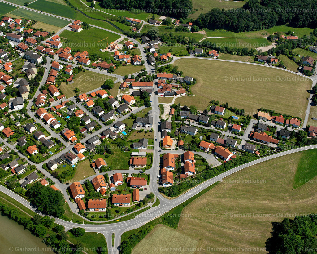 2600875 | HIRTEN 09.06.2006 Stadtansicht des Innenstadtbereiches  in Hirten im Bundesland Bayern, Deutschland // City view on down town  in Hirten in the state Bavaria, Germany Foto: Gerhard Launer