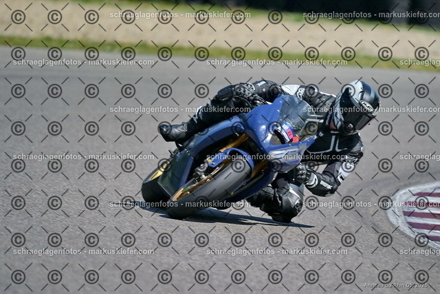 26BT02-1159 | markuskiefer.com - Realisiert mit Pictrs.com