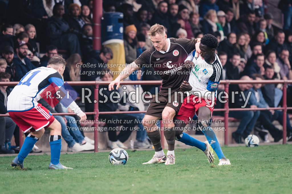 RS-1-035593 | Johann Magnus Kilian Ludwig von Knebel Doeberitz (#17, FCSP), Omar Sillah (#19, HSV II)