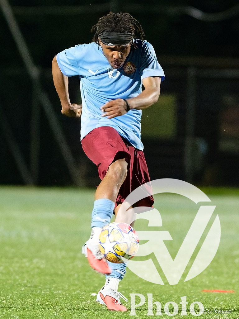 US Carouge II  v Viseu United  - 4eme ligue Groupe 3 | Geneva, Switzerland - May 20 : during the 4eme ligue Groupe 3  match between US Carouge II  and Viseu United  at Stade de la Fontenette  on May 20 , 2026 in Geneva, Switzerland.