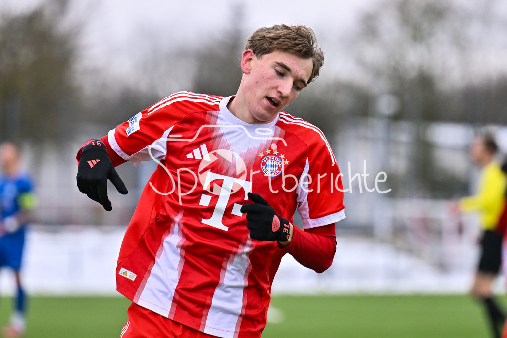 FC Bayern Amateure - SGV Freiberg Fussball | MUNICH, GERMANY - 29. JANUARY: im Bild Artur DEGRAF (FC Bayern München II 11) / Einzelfoto / Freisteller während dem Testspiel zwischen den Amateuren des FC Bayern und dem SGV Freiberg Fussball am FC Bayern Campus