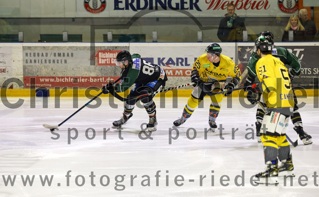 2023-02-10_084_TSV_Erding_gegen_ERSC_Amberg | Erding, Deutschland, 10.02.2023:
Eishockey, Bayernliga Meisterrunde Gruppe B 2022 / 2023, 3. Spieltag, TSV Erding gegen ERSC Amberg, Endergebnis: 6:3

Michael Trox (Erding Gladiators, #86), Felix Köbele (ERSC Amberg, #25)

Foto: Christian Riedel / fotografie-riedel.net