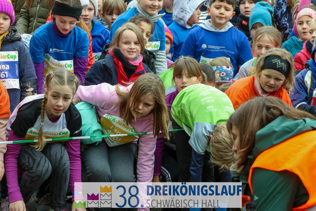 400m AOK Junior Cup | 3 Koenigslauf 2024 400m AOK Junior Cup - Realisiert mit Pictrs.com