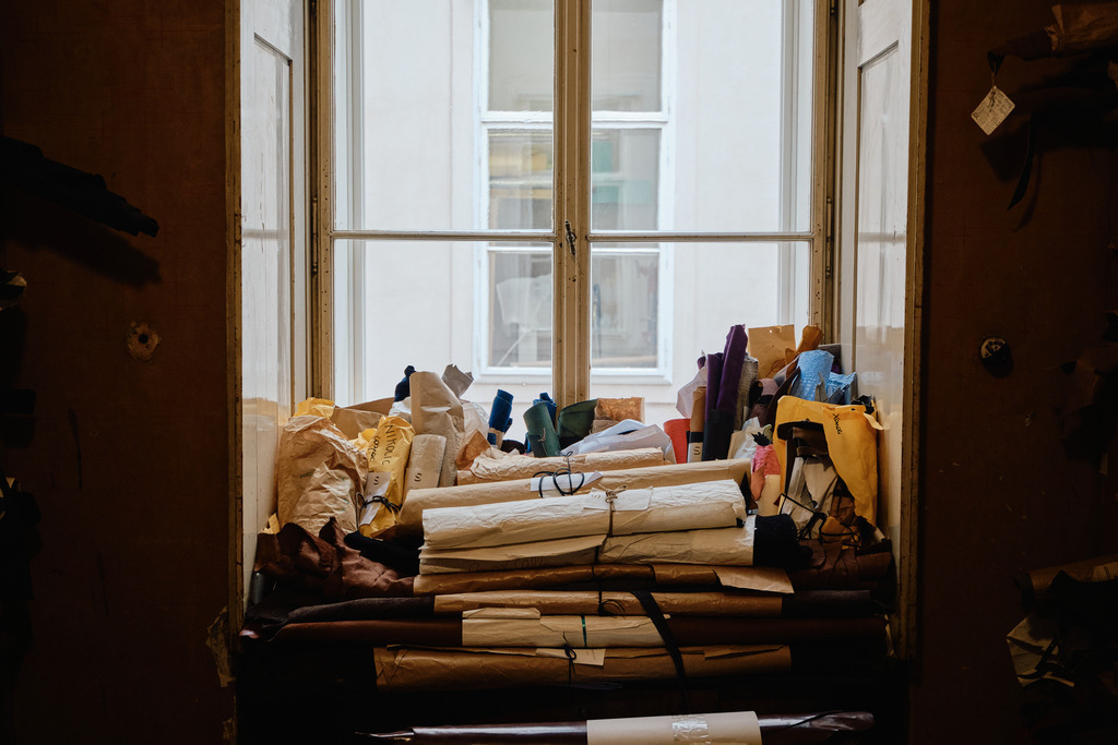 Scheer Maßschuhe | WIen, Austria - May 09, 2025; Scheer Maßschuhe in der Bräunerstrasse, Wien. - Realisiert mit Pictrs.com