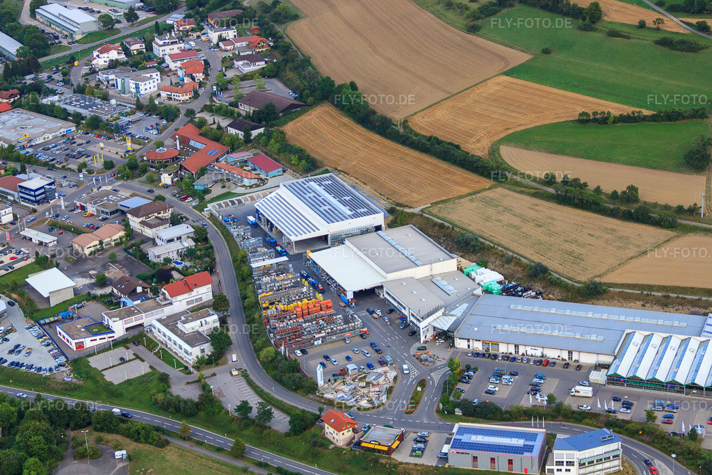 Luftbild: Kömpf Bauzentrum GmbH in Calw im Bundesland Baden-Württemberg in Deutschland. – Foto: IMG_52448.jpg vom 23.08.2012 durch Werner Riehm/FLY-FOTO.de – Auflösung des Originals: 4752 x 3168 px – Kömpf Baustoffhandel GmbH