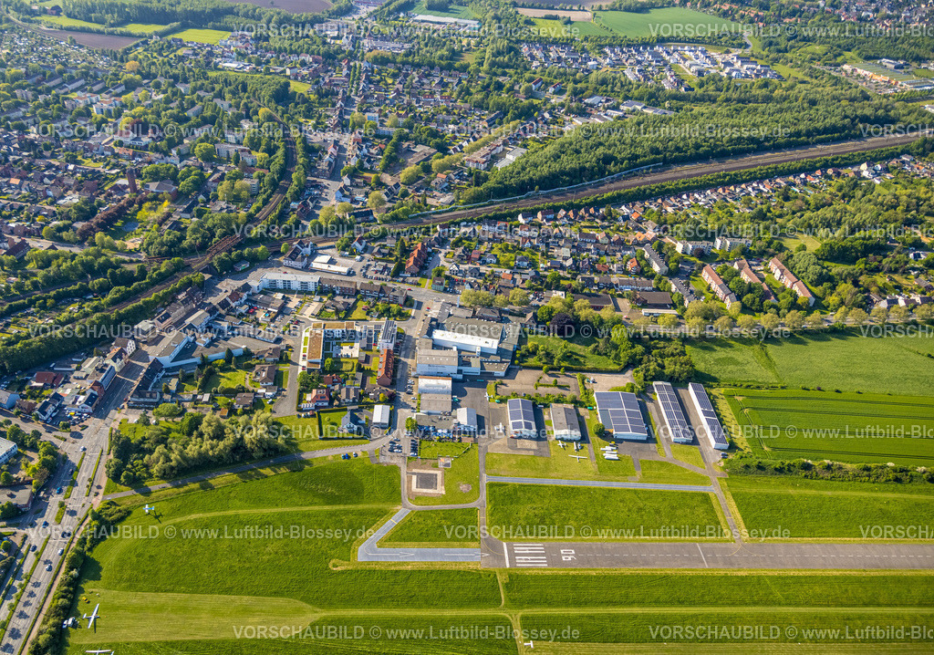 Hamm230506700 | Luftbild, Neubau Wohnungen an der Seeburger Straße und Heessener Straße, Flugplatz Hamm-Liepewiesen, Solardach, Stadtbezirk Heessen, Hamm, Ruhrgebiet, Nordrhein-Westfalen, Deutschland