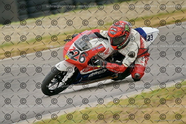 25bt05-1547 | markuskiefer.com - Realisiert mit Pictrs.com