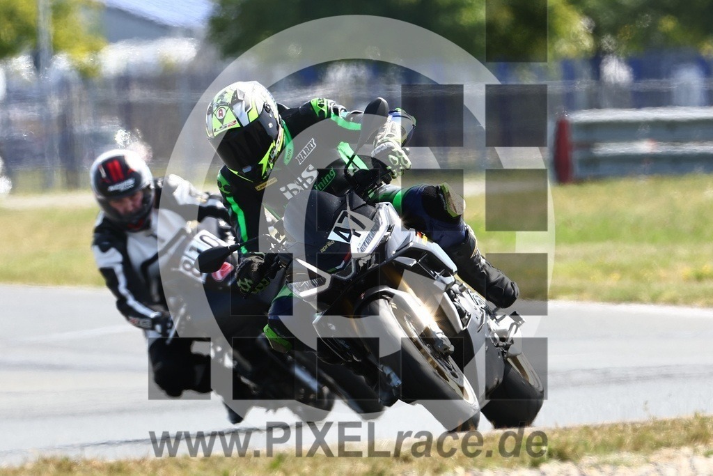 0047-20240812_02444 | Schöne Erinnerungen an spannende Momente - das festzuhalten ist unser Job. PIXELrace.de ist seit 2003 auf den Rennstrecken Europas unterwegs um die Action draußen beim Fahren und die wunderbare Stimmung imm Fahrerlager für euch einzufangen.