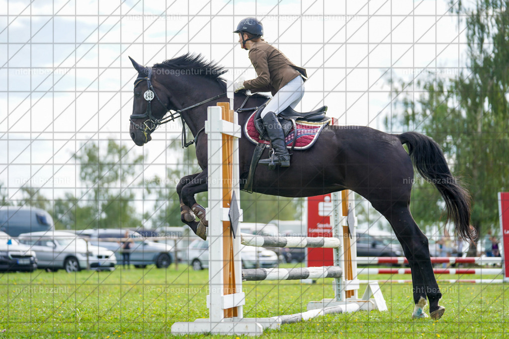 20230917-FAH09253 | Landsberg am Lech, 2023, Kaufbeuren, Kempten, Allgäu, Turnierfotografen Bayern, Fotoagentur Herrmann, Turnierbilder, Reitsport Fotos, Pferdefotograf, Augsburg, Bad Tölz, Dachau, Karlsfeld, Memmingen, Buchloe, Schwabmünchen