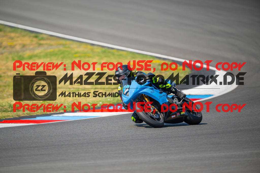MaZZes-Fotomatrix-20260805-518286 | R1