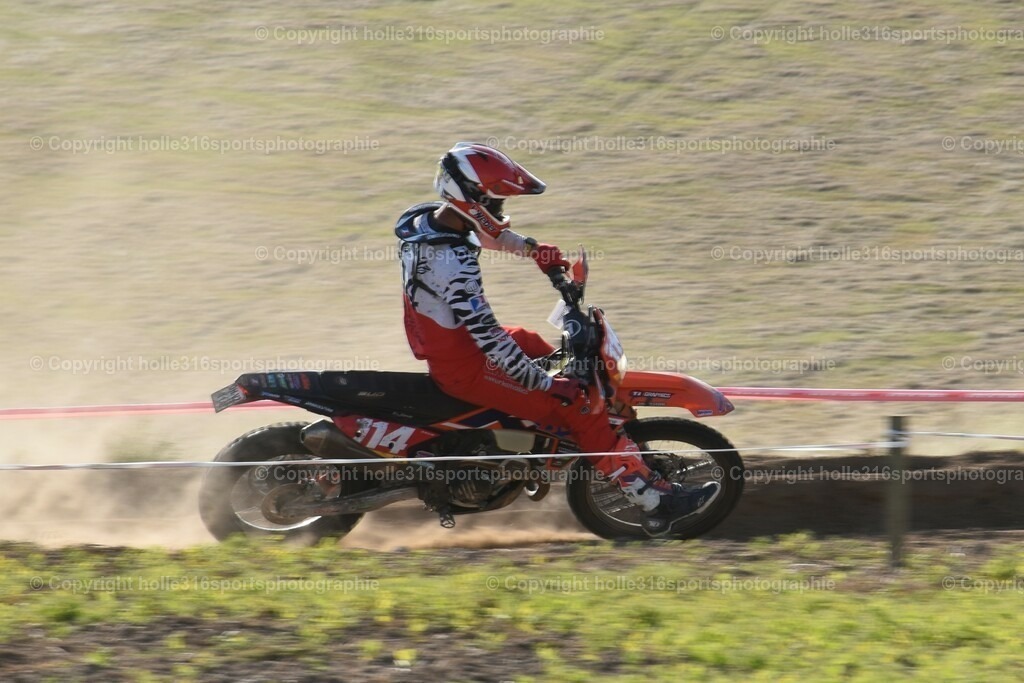 DSC_0331 | Sportfotografie , Motorsport, Motoross, Reitsport, Mointainbike, Enduro,
Landschaft , Outdoor, Eventfotografie, Landschaft, Bilder online bestellen - Realisiert mit Pictrs.com