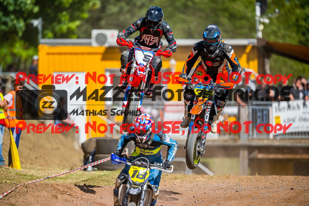 MaZZes_FotoMatrix_220529_0153 | Fotograf Mathias Schmid
Sportfotograf,
Eventfotograf,
Hochzeitsfotograf,
Portraitfotograf