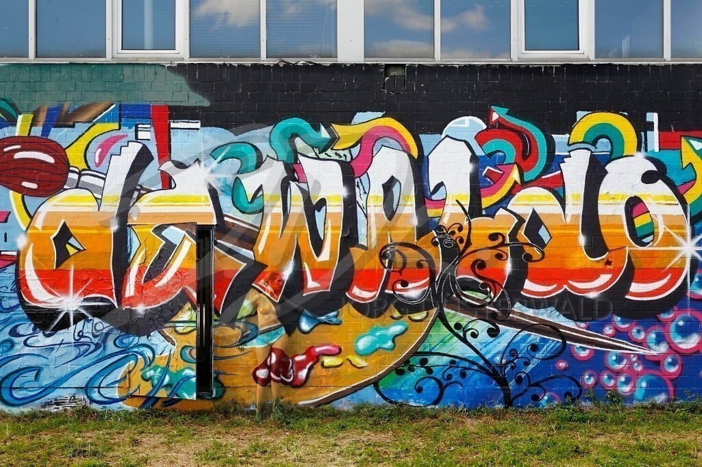 DoorArt-GRAFFITI_8904 | #001 | Modell: Antje | Foto: Tschiponnique Skupin - Realisiert mit Pictrs.com