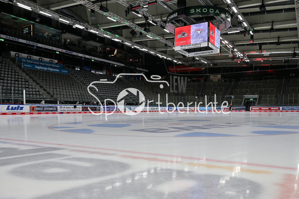 Augsburger Panther - Kölner Haie | Das innere des Curt Frenzel Stadions vor der Partie zwischen Augsburg und Koeln / Sitzplaetze / Symbolbild / Stadion / Arena / Sitzschalen / DEL: Augsburger Panther - Koelner Haie, Curt Frenzel Stadion am 02.03.2025