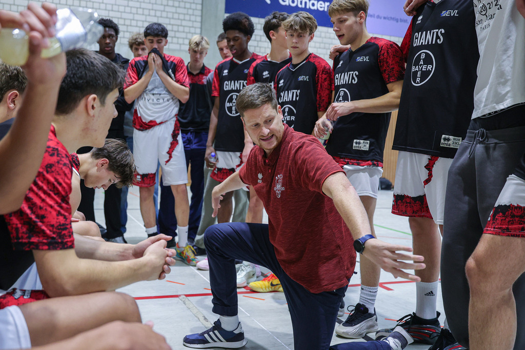 NBBL BAYER GIANTS vs EWE Baskets Juniors Oldenburg-11 | Fotos von Basketballspielen aus dem Raum NRW fotografiert von Gero Mueller-Laschet und Daniel Schaefer - Realisiert mit Pictrs.com