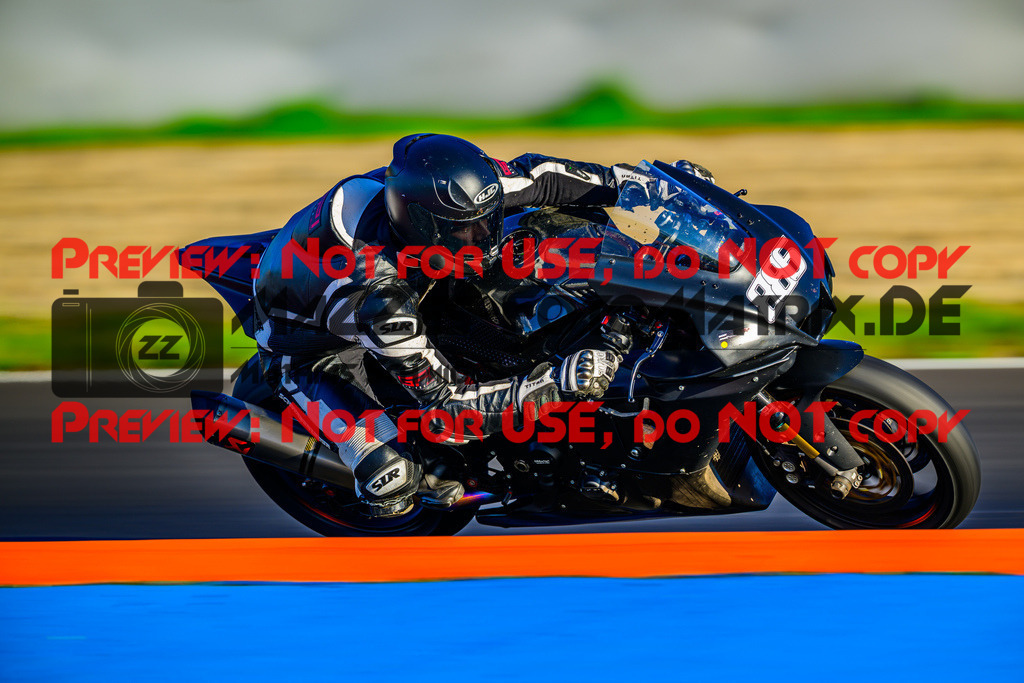 MaZZes_Fotomatrix_20250912_6007705_4016-2 | ROT