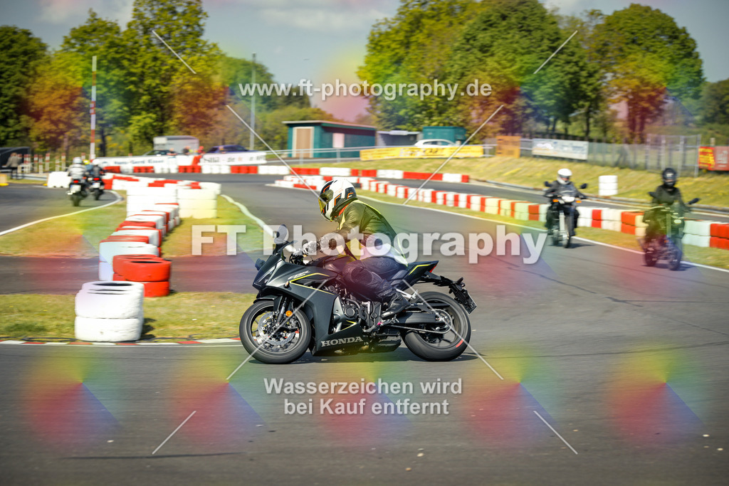 OBK_Mai_Martina_Markus-10525 | Hier findet Ihr Bilder von Touristenfahrten auf der Nürburgring Nordschleife oder von anderen Veranstaltungen die ich besucht habe. Viel Spass beim Durch Schauen 