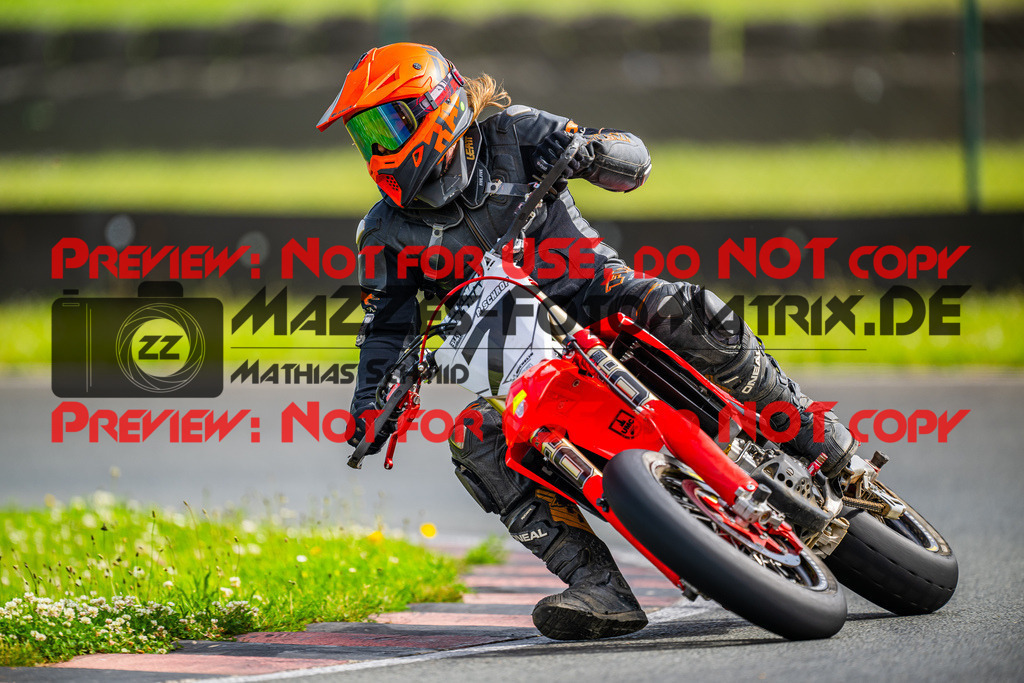 MaZZes_FotoMatrix_240621_6007705_8554 | GELB