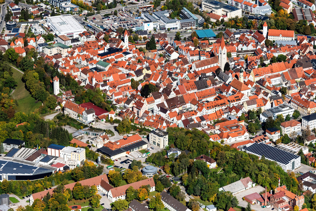 dr__0038630.jpg | KAUFBEUREN 11.10.2019 Altstadtbereich und Innenstadtzentrum in Kaufbeuren im Bundesland Bayern, Deutschland. // Old Town area and city center in Kaufbeuren in the state Bavaria, Germany. Foto: Daniel Reiter