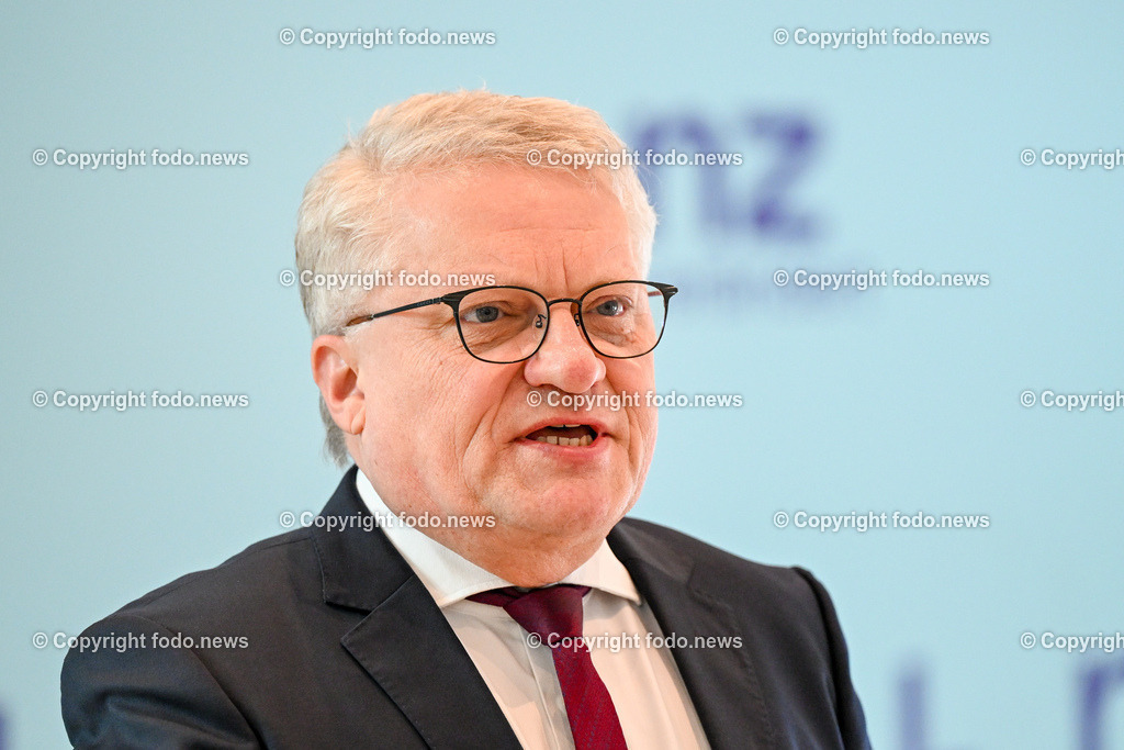 Pressekonferenz LIVA Aufsichtsratssitzung_ 15.04.2024-13 | 15.03.2024, Altes Rathaus Linz, AUT, Pressekonferenz LIVA Aufsichtsratssitzung, im Bild Klaus Luger (SP, Bgm. der Stadt Linz)