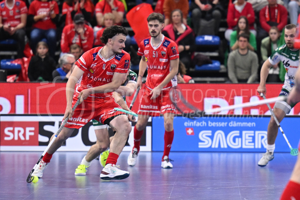 SV Wiler-Ersigen vs Floorball Köniz - 15. April 2023 | SV Wiler-Ersigen vs Floorball Köniz
Stimo Arena, Kloten
Mike Gerber (#4 Floorball Koeniz).
Bild: Sportfotografie Markus Aeschimann | www.markus-aeschimann.ch - Realisiert mit Pictrs.com