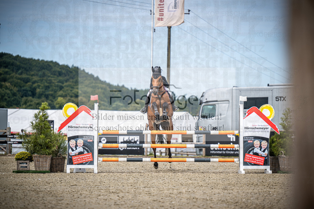 DOS_9128 | Entdecke hochwertige Reitturnierfotos von Foto Oger. Professionell, emotional und authentisch – jetzt Lieblingsmomente im Shop bestellen.Deutschlandweite Turnierfotografie. - Realisiert mit Pictrs.com