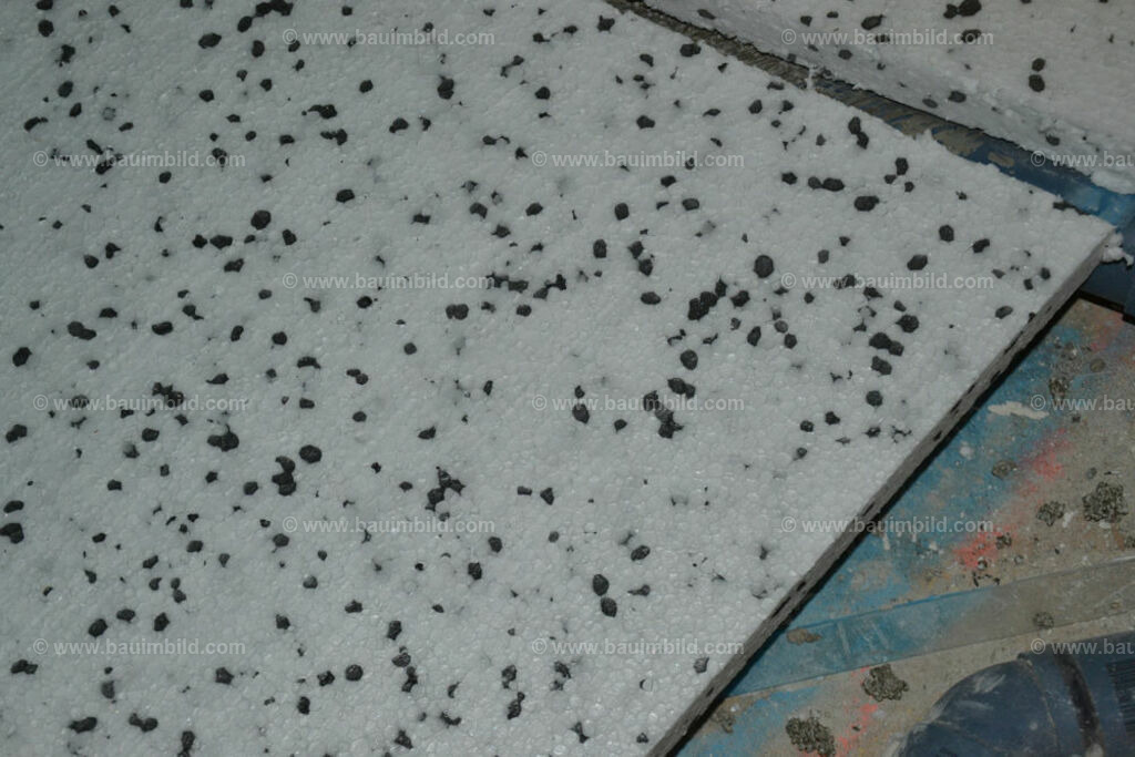 bib-lg19-fussbodenaufbau-0145 | Nach LV-Leistungsgruppen sortierte Detailfotos über den Bau eines Hauses. Alle Hausbau-Bilder direkt vom Urheber und Autor der Website Haus-Selber-Bauen.com