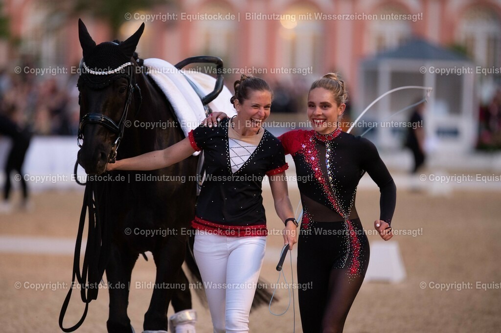 20230527_Voltigieren_NASPA_Flutlicht_0250 | equistock