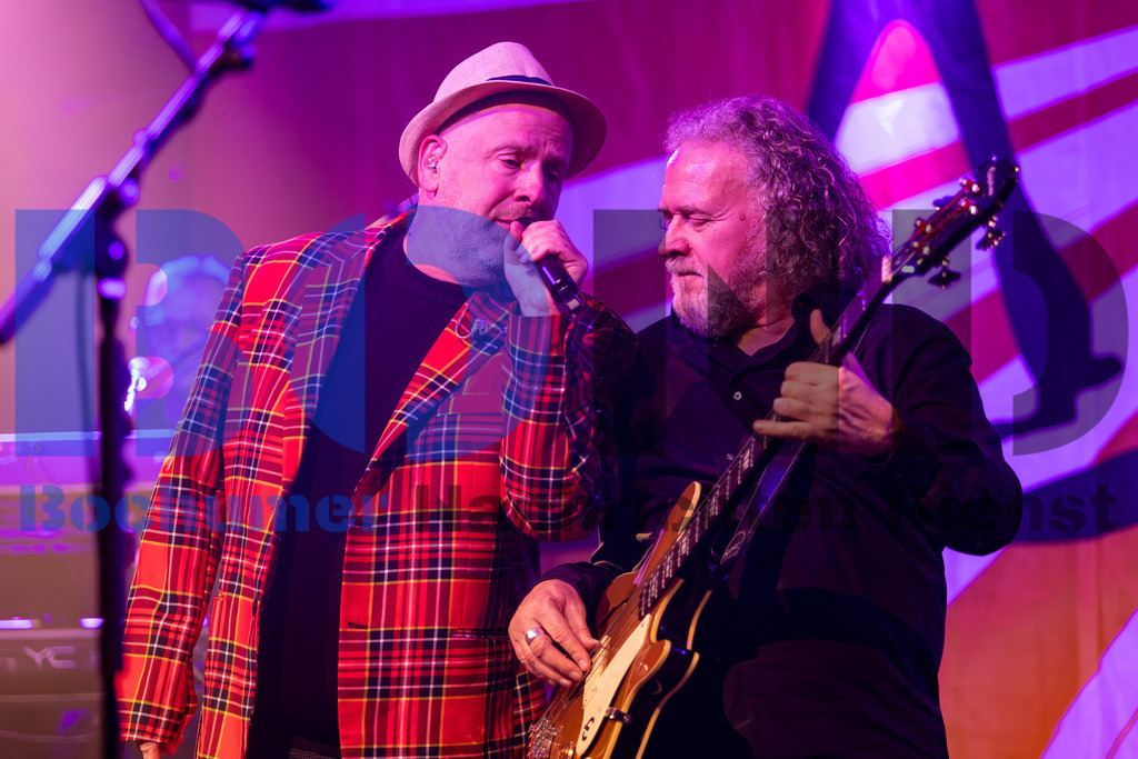 SES_GBAZEC20241227-62 | bond - Realisiert mit Pictrs.com