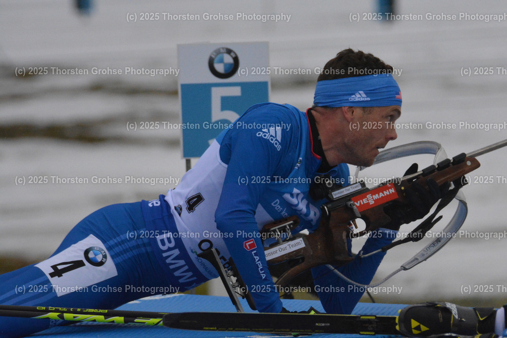 IBU WC Biathlon Oberhof 2018 | BURKE Tim (USA) beim liegend Schiessen; IBU WC Biathlon Oberhof 2018, 12,5 km Verfolgung der Männer am 06.01.2018 in der DKB Ski Arena in Oberhof, (Deutschland) - Realisiert mit Pictrs.com