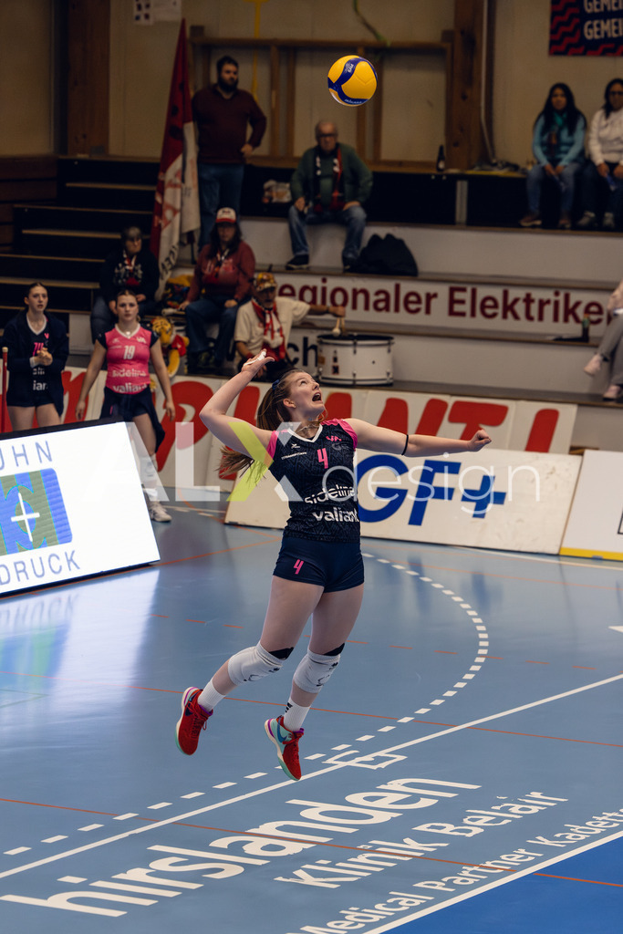 Volleyball I Frauen I Saison 2025-2026 I Volleyball NLA | Women I Round 14 I VC Kanti Schaffhausen - NLZ Volleyball Academy Zürich I 16.01.2026 | NLZ Volleyball Academy - 4 Fiona Licka (CH) – Außenangriff - Realisiert mit Pictrs.com