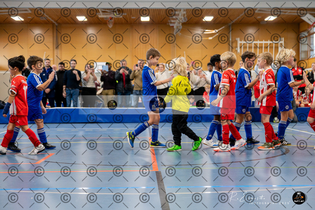 20251123_FCR-Hallenturnier-F3_2_017-12 | Sport und Naturfotografie von Roberto Esposito zeigt echte Momente Bewegung und die Schönheit der Natur. Ausdrucksstarke Bilder schaffen Emotionen.