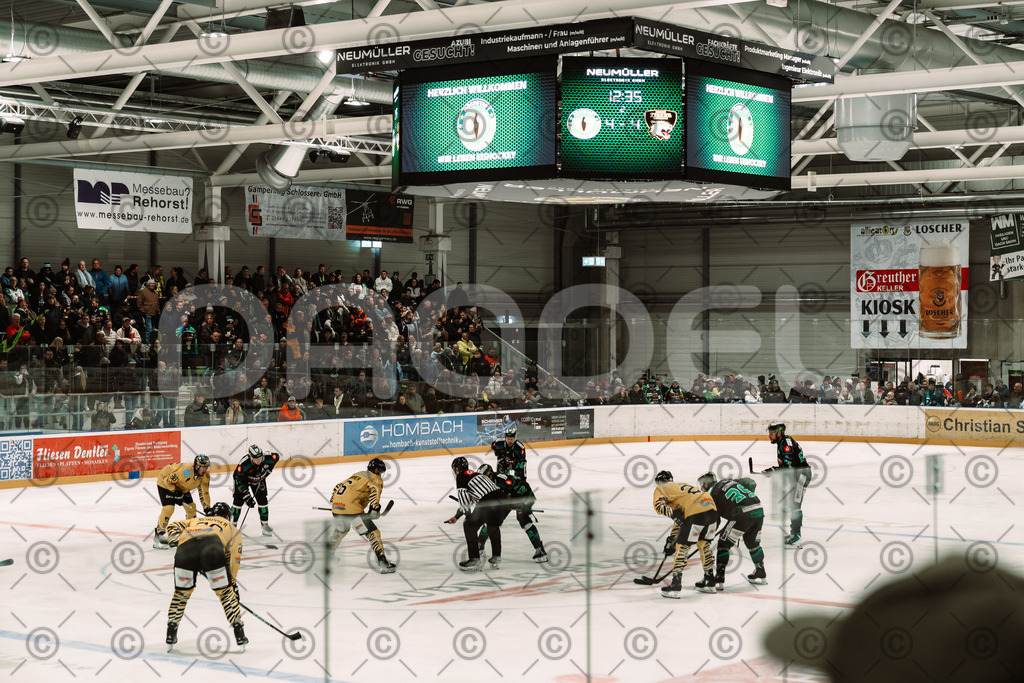 Alligators_vs_Bayreuth_10_2025-70 | Höchstadt Alligators Fotogalerie: Eishockey-Action aus Franken. Professionelle Spielfotos, Portraits & Stadionbilder zum Download. Jetzt entdecken! - Realisiert mit Pictrs.com