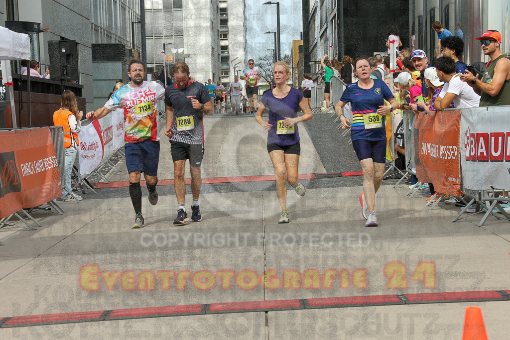 250920_1328_EX1_4813 | Sportfotografie im Rhein-Sieg Kreis, Köln, Bonn, NRW, Rheinland Pfalz, Hessen, etc. Unser Tätigkeitsfeld umfasst den Laufsport vom Volkslauf über den Marathon, Duathlon, Triathon bis zum Ultralauf wie Kölnpfad Ultra oder Schindertrail.