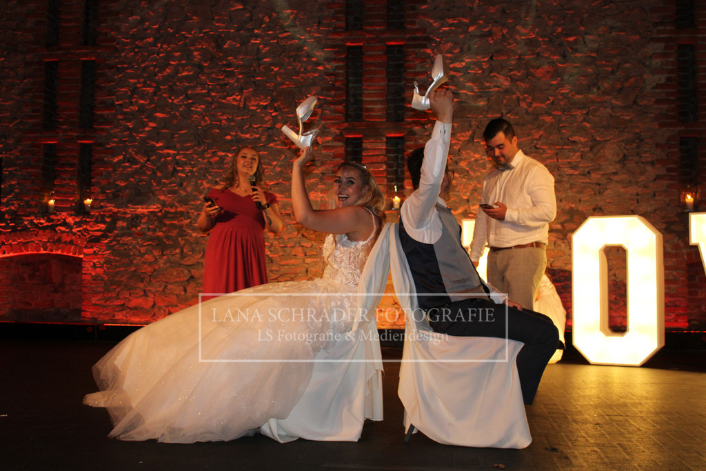 Hochzeit Sven _ Evi 08.07.22 Freie Trauung-27 | lanaschraderfotografie - Realisiert mit Pictrs.com