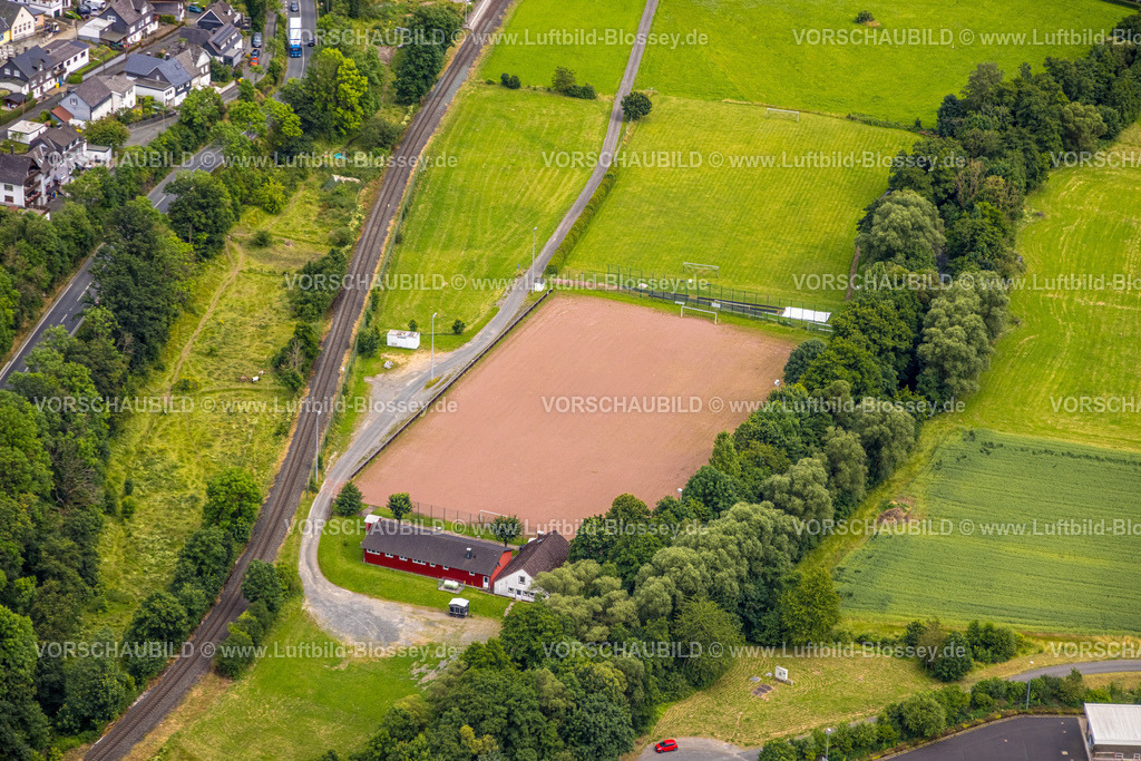 BadLaasphe240709509 | Luftbild, Sportplatz Niederlaasphe, Niederlaasphe SG, Niederlaasphe, Bad Laasphe, Wittgensteiner Land, Nordrhein-Westfalen, Deutschland