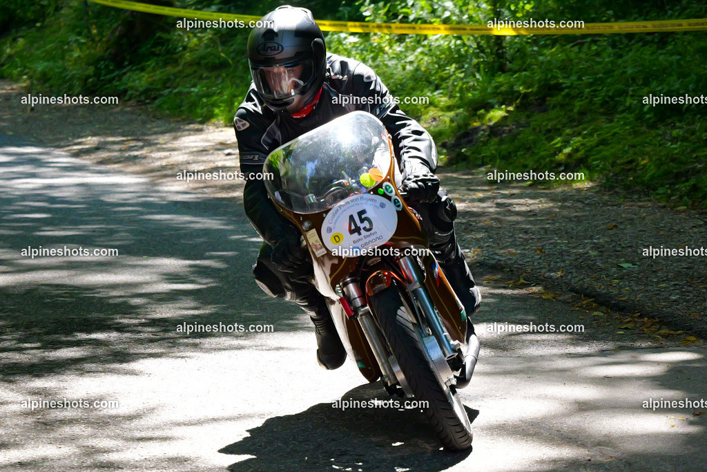 P1036679 | Erleben Sie atemberaubende, hochqualitative Fotos Ihrer Fahrt entlang der malerischen Alpenstraßen. Besuchen Sie alpineshots.com, um professionelle Aufnahmen Ihrer unvergesslichen Reise zu finden und zu kaufen - Realisiert mit Pictrs.com