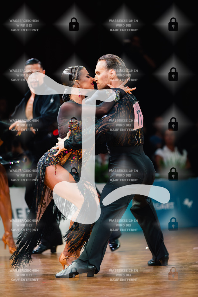 GOC 2025 - WDSF GrandSlam Latin 10-11th (77) Daniel Dingis _ Alessia-Allegra Gigli (Germany)-2025-08-23-2627 | Webshop for digital downloads and prints of dance sport, event & show photographer Julian Link - Realisiert mit Pictrs.com
